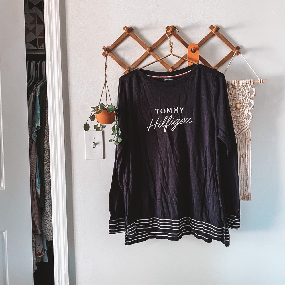 TOMMY HILFIGER • pull over sweatshirt